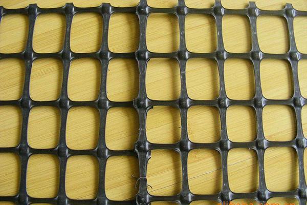 土工格柵與土工布起到的作用相同嗎？  第1張