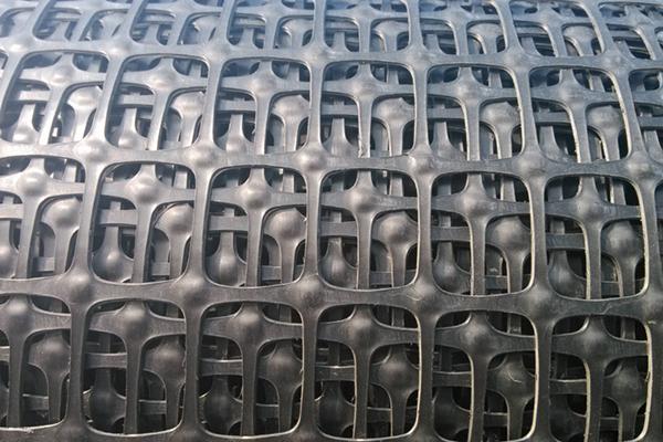 塑料土工格柵在鋪設(shè)時(shí)對路面的要求有哪些呢？  第2張