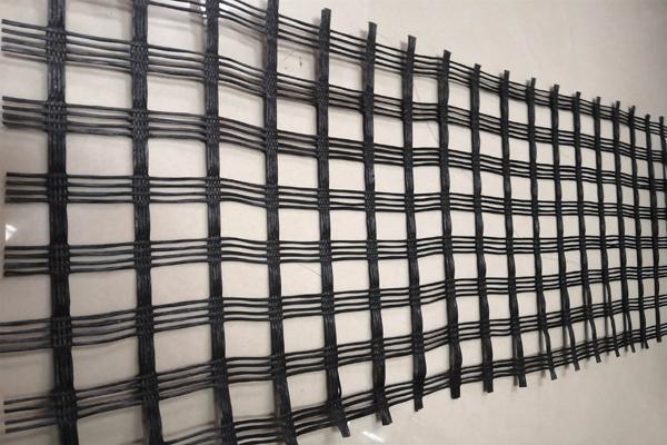 自粘型玻纖土工格柵的特點有哪些呢？  第1張