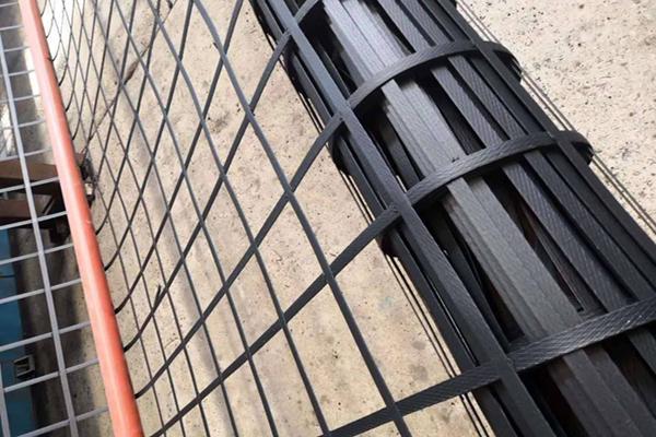 鋼塑土工格柵與塑料土工格柵:共性與區(qū)別深度解析 第2張
