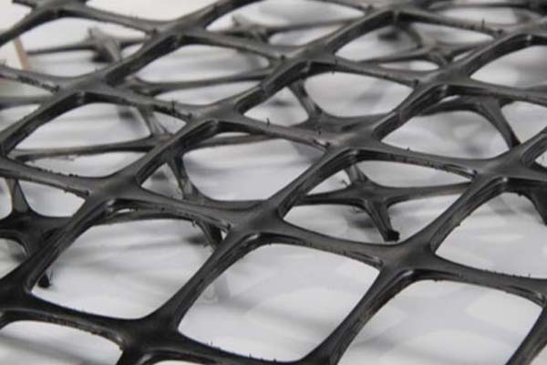 土工格柵運(yùn)輸過程中的防護(hù)措施 第2張