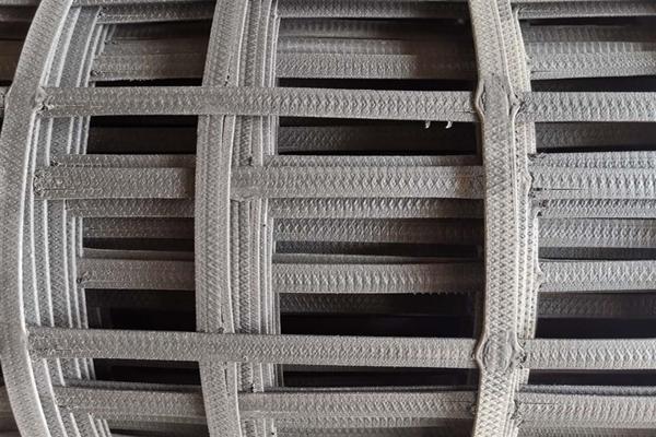 凸結(jié)點(diǎn)鋼塑土工格柵的生產(chǎn)過程揭秘 第2張