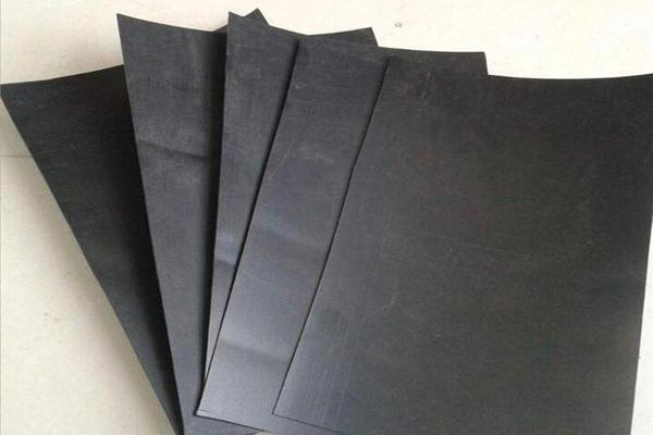 土工格柵與土工膜的區(qū)別究竟在哪里？  第4張