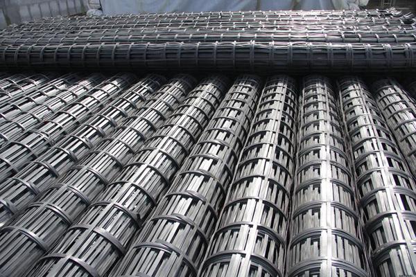 雙向土工格柵:縱橫向受力區(qū)別揭秘 第3張