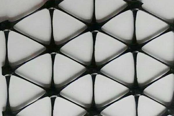 三向土工格柵的特點是什么？  第3張