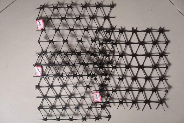 未來三向土工格柵有哪些發(fā)展前景？  第1張