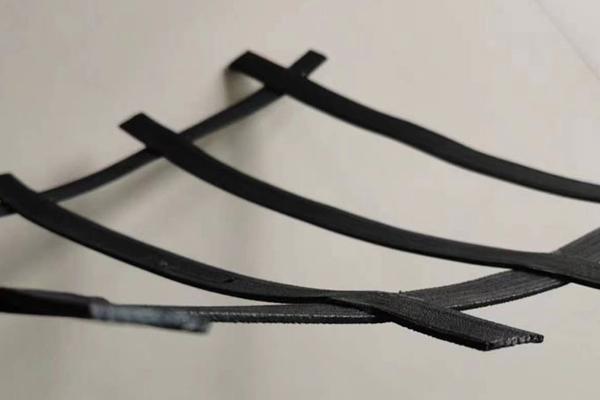 高韌性聚酯紗線集束土工格柵在邊坡防護(hù)工程中的應(yīng)用  第3張